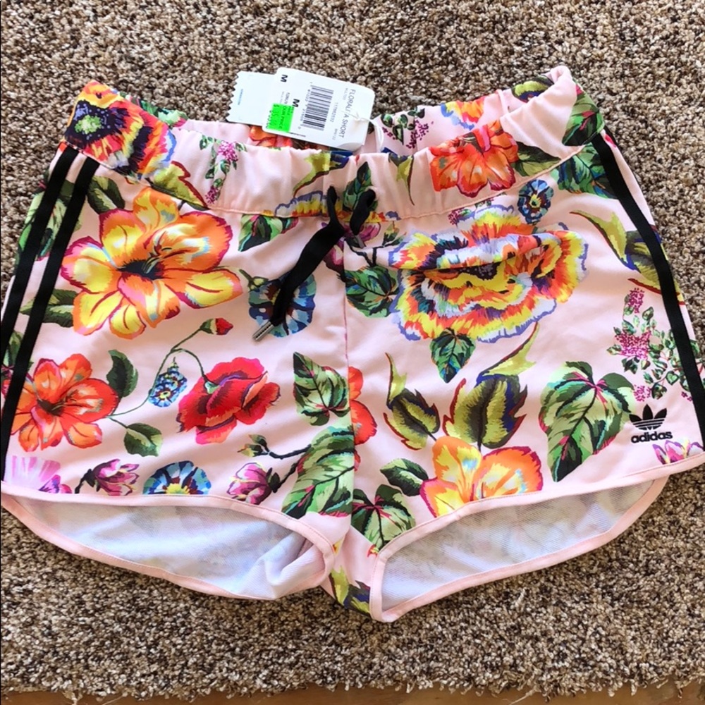 Adidas Floralita Shorts🌺